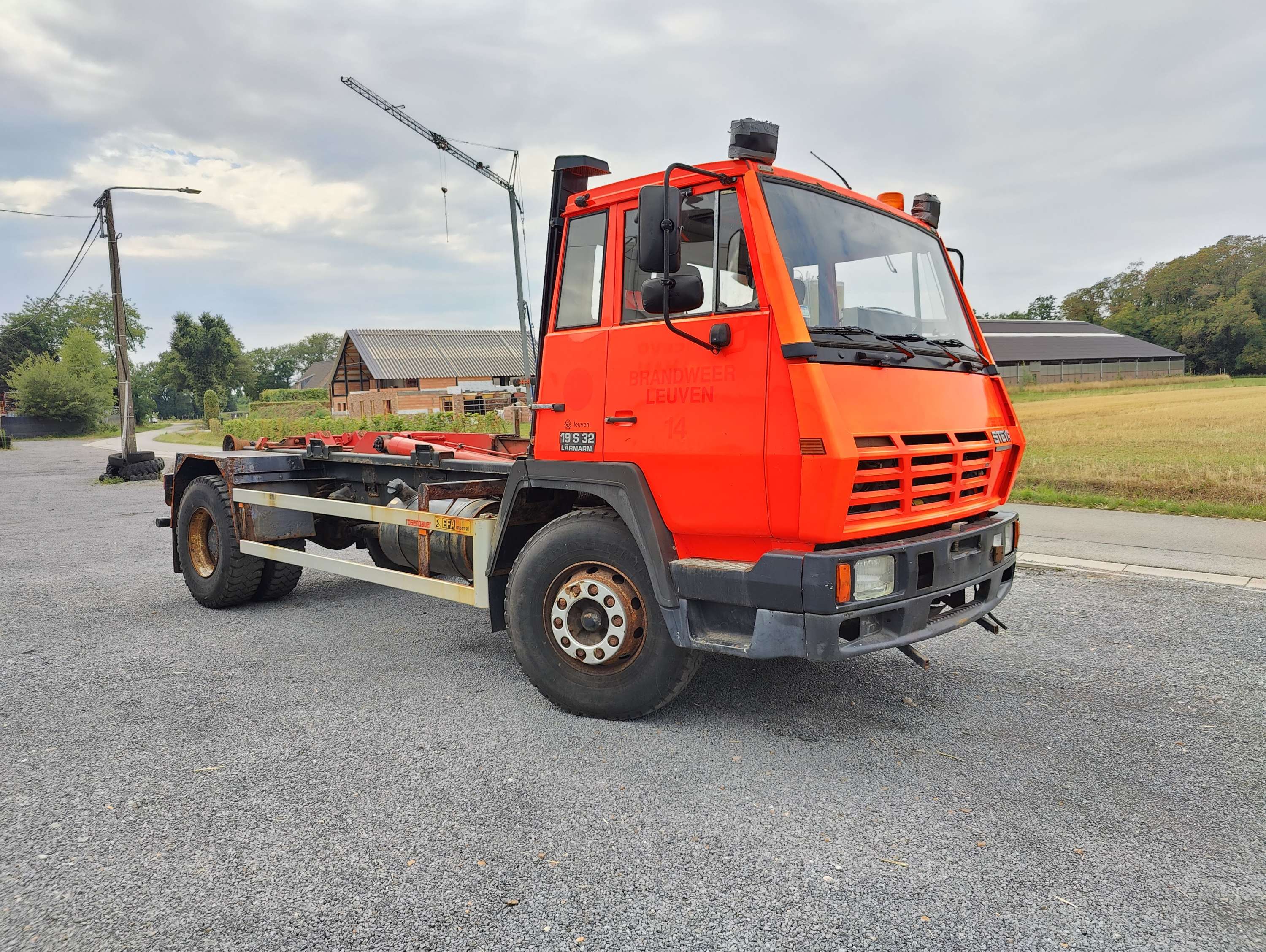 19S32