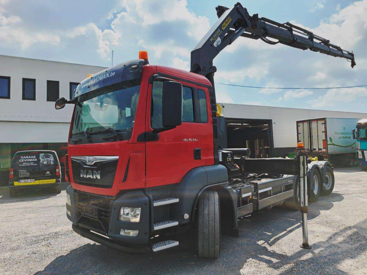 TGS 35.440 8x4 Tridem